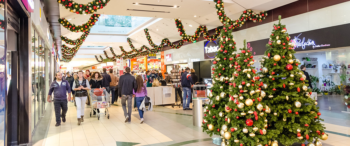 Christmas Shopping in Canada Christmas Shopping in Canada